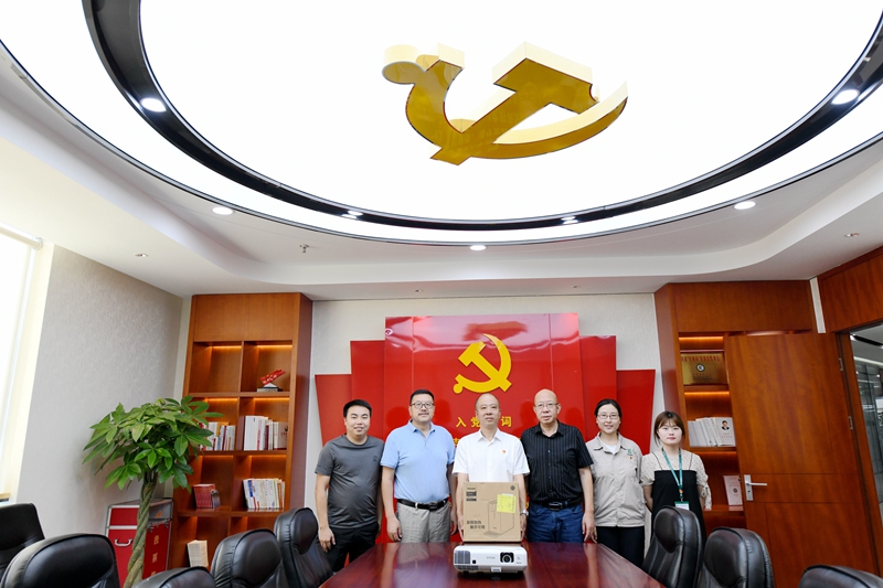 八一节给军人送温暖 (3)_副本_副本 八一节给军人送温暖 (3)_副本_副本